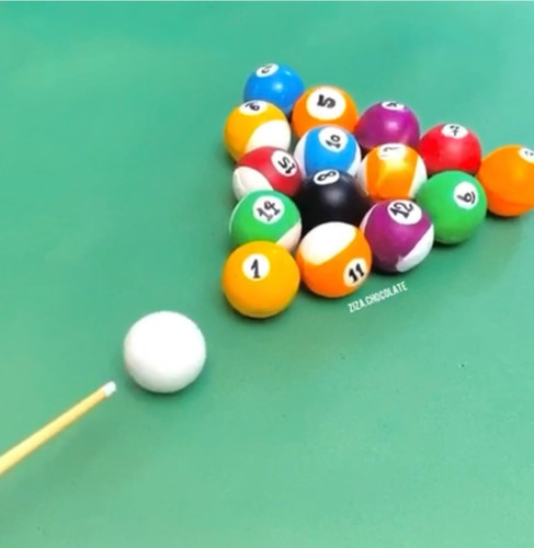 توپ بیلیارد شکلاتی