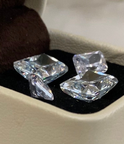 سنگ قیمتی جواهر توپاز